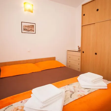 Apartament With Parking Space Baska, Krk - 22414 *