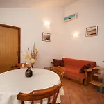 Apartamento With Parking Space Baska, Krk - 22414 *